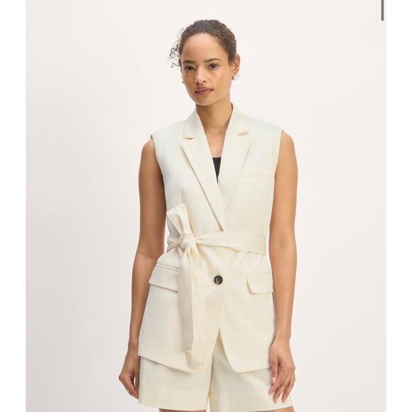 Everlane Jackets & Blazers - Worn once Everlane The Sleeveless Blazer in Buttersmooth In Bone Size 4